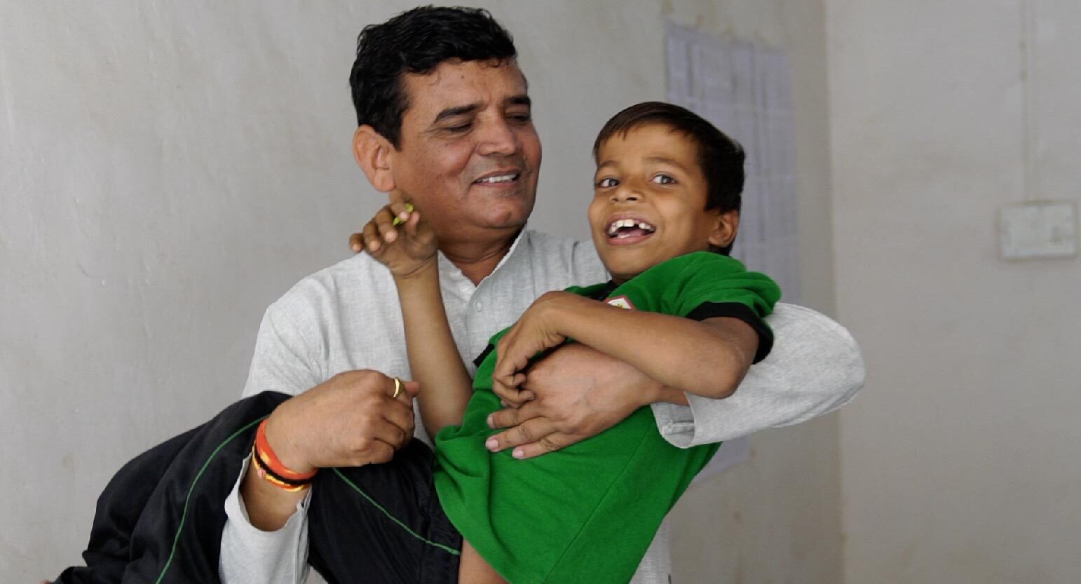 this-man-is-changing-the-lives-of-underprivileged-children-in-rajasthan